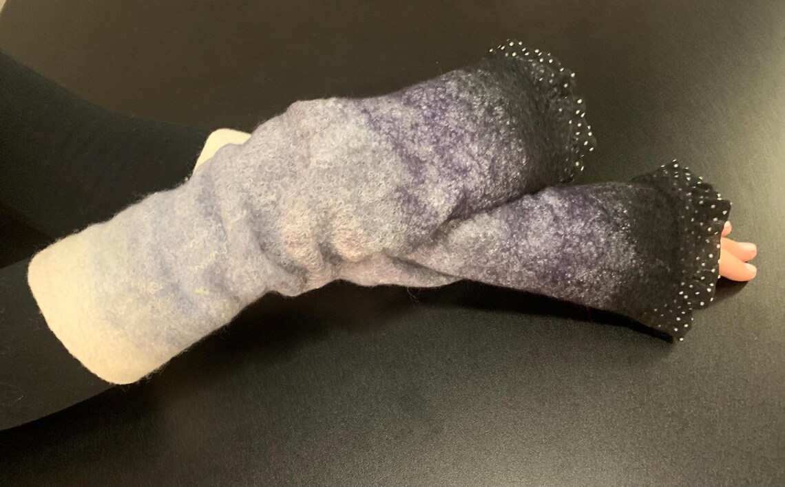 Grey and Black Arm Warmers - Image 4